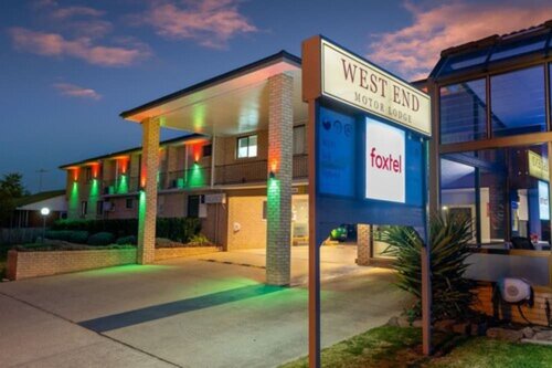 West End Motor Lodge, Забронировать Мини-отель Мотели Ориндж, рядом с Городская библиотека, Мотель