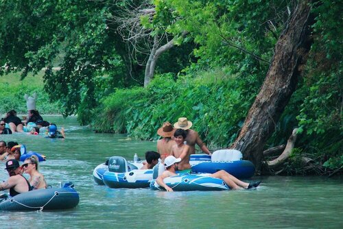 Son's River Ranch Glamping Cabin 13, Rezervovat Kemp Kingsbury Texas