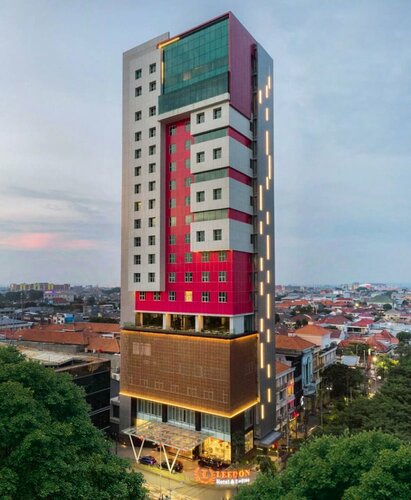 Leedon Hotel & Suites Surabaya, Book Hotel Hoteller i Genteng med pool, Swimmingpool