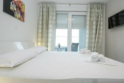 Tomana Apartment with Jacuzzi, Забронировать Отель Отели Новалья 3 звезды, 3*