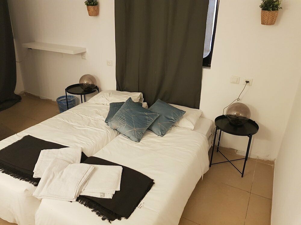 King Koresh Hotel