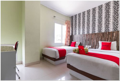 RedDoorz Plus at Hertasning Area Makassar, Забронировать Отель Макасар провинция Южный Сулавеси