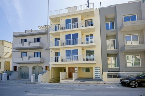 Summer Breeze Penthouse With Hot Tub, Reservar Apartamento Mellieha Malta