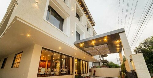 Hotel Siddhartha Inn, Забронировать Отель Удайпур штат Раджастхан, рядом с Сад Гулаб Багх и зоопарк