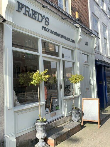 Upstairs at 33, Book Hotel Hoteller i Gloucestershire med parkering, Parkering