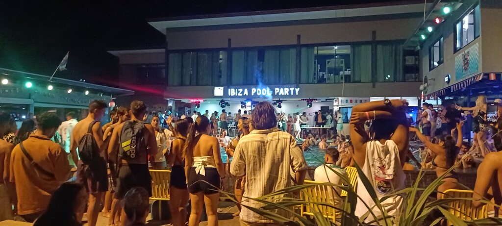 The Cobble Beach Hotel- Phi Phi Island