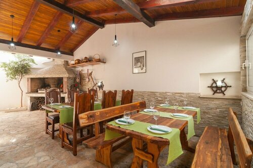 Apartments Juraj, Брондау Пәтер Omis қаласындағы таңғы ас қосылған қонақ үйлер, Таңғы ас