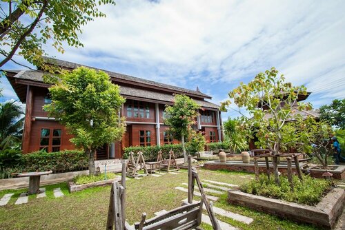 Huen Aumpron Resort, Rezervasyon Tatil Köyü Phrae 