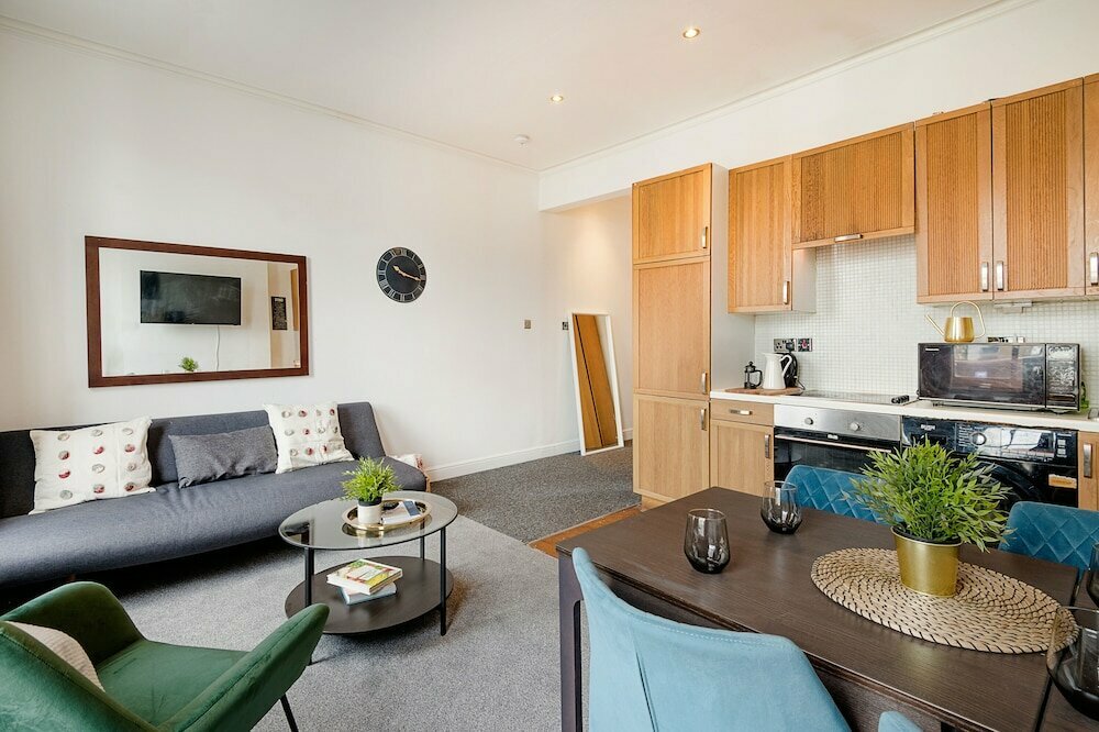 Modern apartment in Shepherds Bush