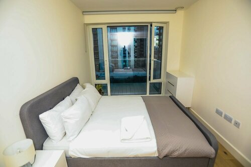 Docklands Stunning 2 bed Apartment London, Забронировать Апартаменты/квартира Отели Большого Лондона с парковкой, Парковка