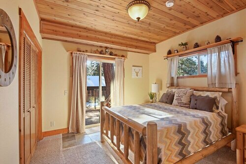Kings Beach Haven, Забронировать Дом для отпуска Отели Норт-Лейк-Тахо с парковкой, Парковка