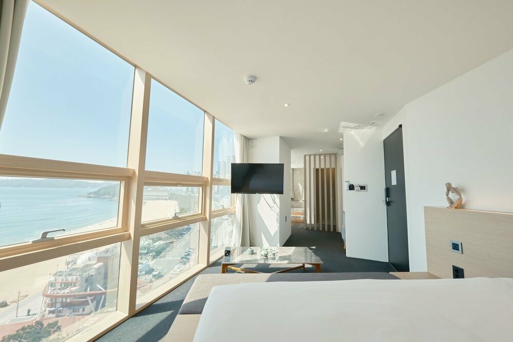 Uh Suite The Haeundae
