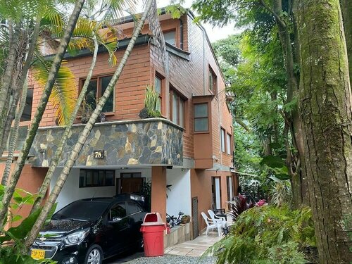 Casa Suyte Leguizamon, Rezervați Pensiune Hoteluri în Envigado cu piscină, Piscină