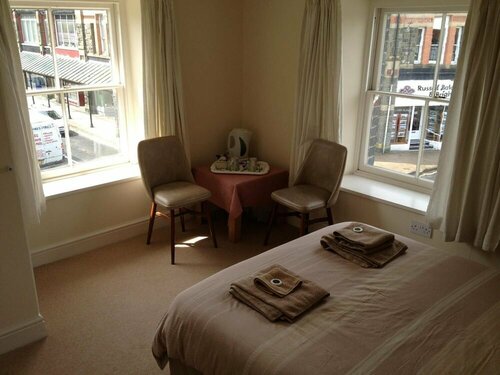 Hampton Hotel, Book Hotel Llandrindod Wells Powys
