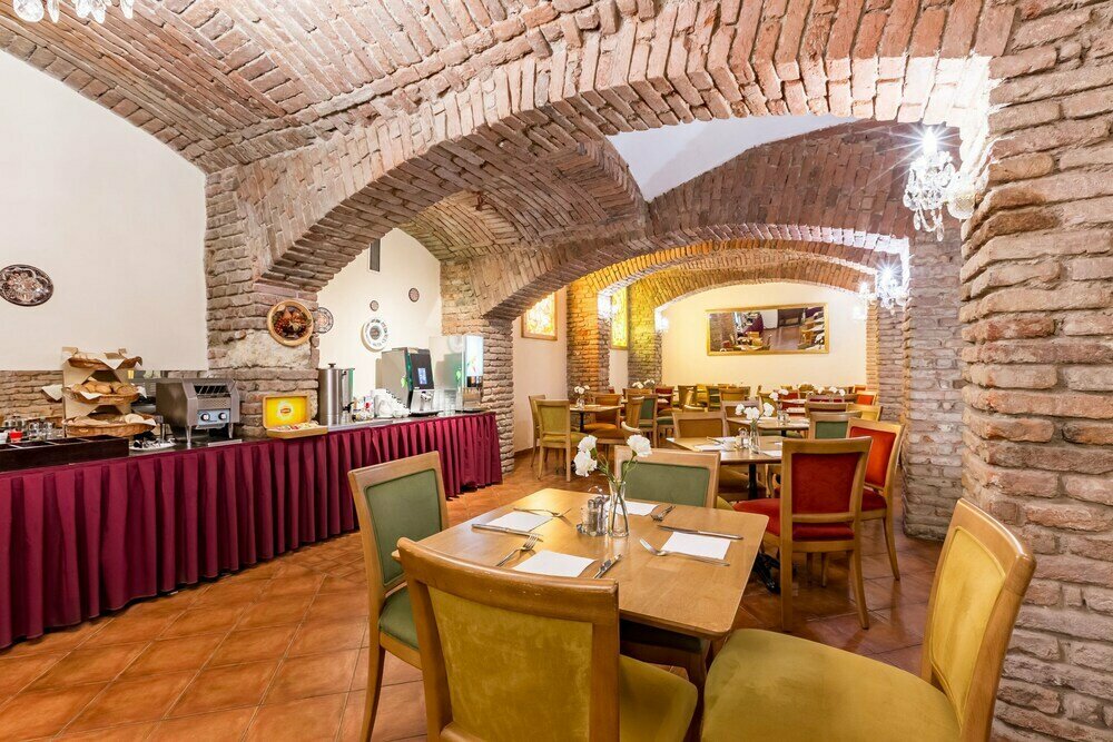 Caruso Prague