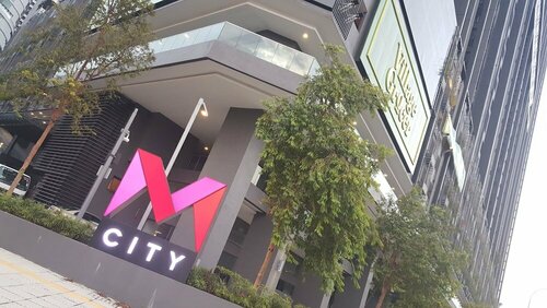 MCity Infinity pool Klcc, Забронировать Отель Отели Федеральной территории Куала-Лумпура с парковкой, Парковка