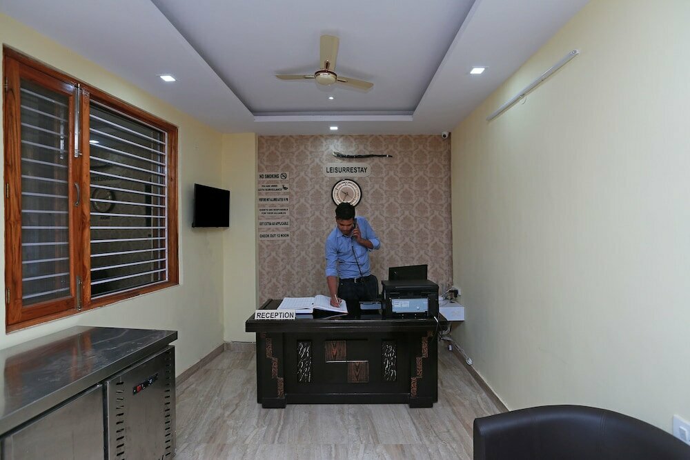Oyo Leisurrestay Near V3s Mall
