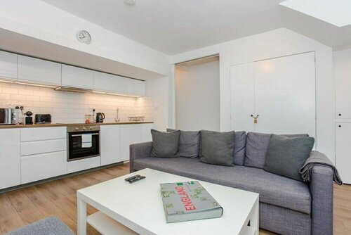 2 Bedroom Flat In Highbury, Забронировать Отель Отели Большого Лондона с парковкой, Парковка
