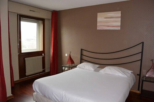 Aix Orient Hotel, Book Hotel Hoteller i Rhône-Alps med parkering, Parkering