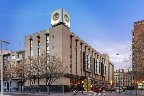 B&B HOTEL Zaragoza Los Enlaces Estación, Reserva ahora Bed & breakfast Zaragoza 