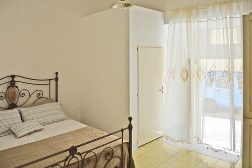Residenza Celeste, Rezervați Bed and Breakfast Hoteluri în centrul Alezio, hoteluri în centrul Alezio