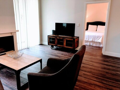 Westwood LA Executive Rentals, Забронировать Апартаменты/квартира Отели Большого Лос-Анджелеса с парковкой, Парковка