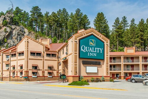 Quality Inn Keystone near Mount Rushmore, Забронировать Отель Кистон Wind Cave National Park