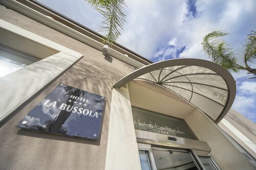 Hotel La Bussola, Varaa Hotelli Hotellit Milazzo uima-altaalla, Uima-allas