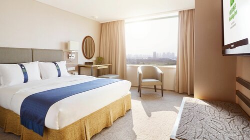 Holiday Inn Riverside Wuhan by IHG, Buchen Sie Hotel All-Inclusive-Hotels in Hubei, All Inclusive
