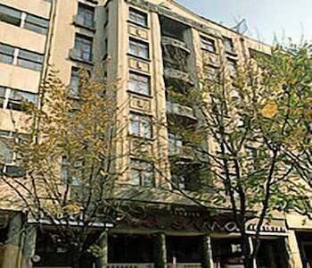 Hotel Kasina, Забронировать Отель Отели Белграда с бассейном, рядом с Парк Тасмадан, Бассейн