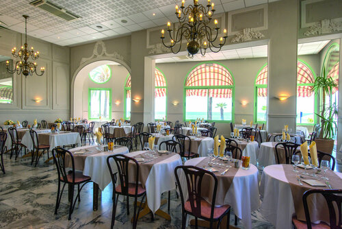 Hôtel Vacances Bleues Balmoral, Забронировать Отель Отели Ментон 3 звезды, 3*