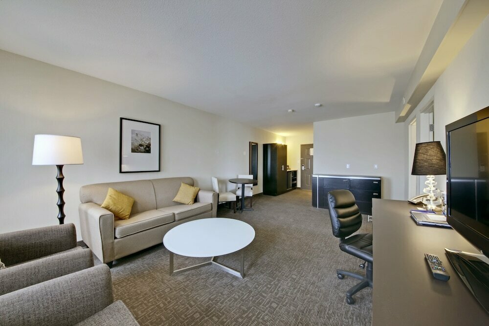 Coast Kamloops Hotel & x26; Conference Ctr