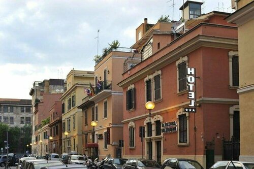 Relais Manzoni, Забронировать Отель Вокзал Термини , рядом с Ворота Порта-Маджоре