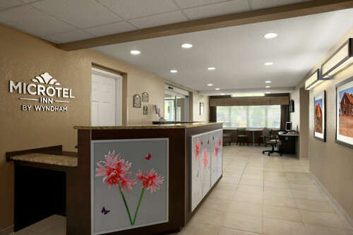 Microtel Inn & Suites By Wyndham Mineral Wells/Parkersburg, Забронировать Отель Отели Виенна с парковкой, Парковка