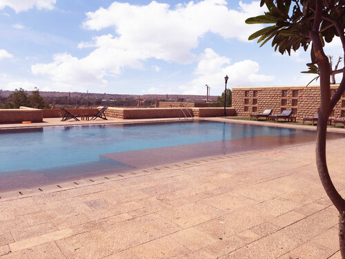 The Gateway Hotel Rawalkot, Varaa Hotelli Hotellit Rajasthan uima-altaalla, Uima-allas