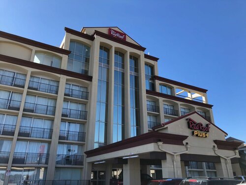 Red Roof Inn PLUS+ Wichita East, Reserva ahora Hotel Hoteles en Wichita con aparcamiento, Aparcamiento