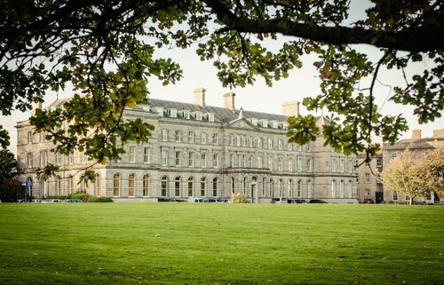 DCU Rooms All Hallows, Buchen Sie Hostel Hotels in Leinster mit Parkplatz, Parkplätze