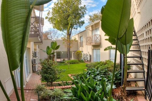 Courtyard Hotel Sandton, Забронировать Отель Отели Йоханнесбург 4 звезды, 4*