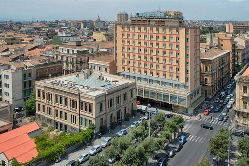 NH Catania Centro, Забронировать Отель Отели Катании 4 звезды, рядом с Фонтана-деи-Малаволья, 4*