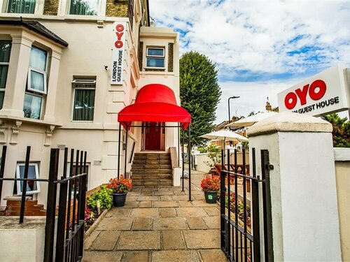 OYO London Guest House, Забронировать Гостевой дом Отели Большого Лондона с парковкой, Парковка