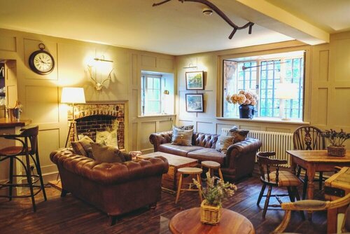 Hambro Arms, Varaa Hotelli Milton Abbas Dorset