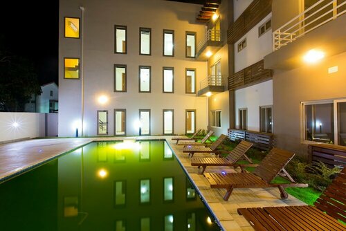 Eagles Apartments, Airport Residential, Забронировать Отель Отели Аккры с бассейном, рядом с Accra Mall, Бассейн