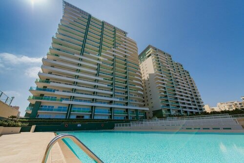 Luxury Apt With Side Seaviews and Pool, Best Location, Reservar Apartamento Hotéis em Malta com Piscina, Piscina