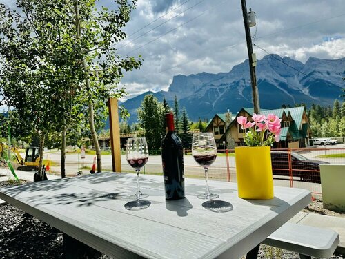 WindTower - Luxurious 2 Bedroom Condo, Rezervovat Apartmán Alberta hotely s bazénem, Bazén