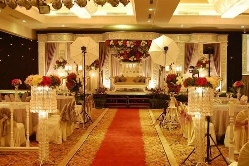 Emerald Garden International Hotel, Rezerwuj Hotel Hotele w Medan z basenem, w pobliżu Medan Centre Point, Basen