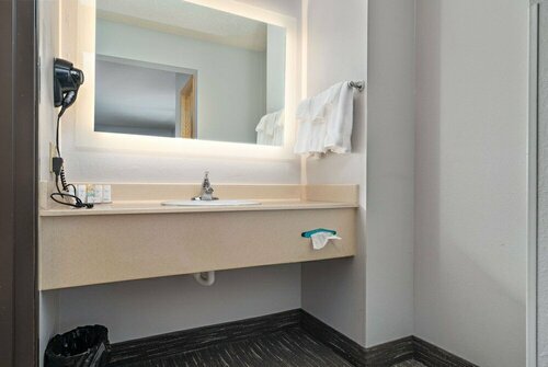 Ramada by Wyndham Sioux Falls Airport - Waterpark Resort & Event Center, Забронировать Отель Сиу-Фолс штат Южная Дакота