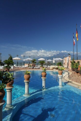 Hotel Villa Sonia, Забронировать Отель Отели Побережья Таормины с парковкой, Парковка