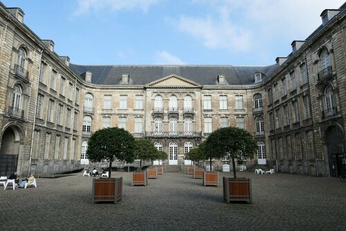 Hôtel Les Trois Luppars, Rezerwuj Hotel Hotele w Artois z parkingiem, Parking