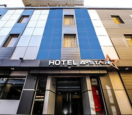 Hotel A Star-50m away from Golden Temple, Забронировать Отель Отели Амритсара с парковкой, рядом с Автобусный вокзал Амритсара, Парковка