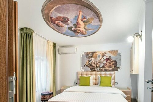 Chic Boutique House